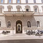 XX Sett Flat By Barberini Trevi Fountain