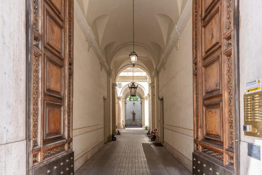 Apartment Xx Sett Flat By Barberini Trevi Fountain Rom